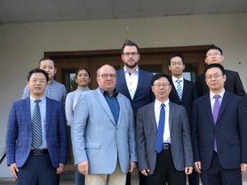 Delegation der Shandong University of Science and Technology und Vertreter der TU Clausthal (Mitte unten: Prof. Langefeld und Prof. Tan)